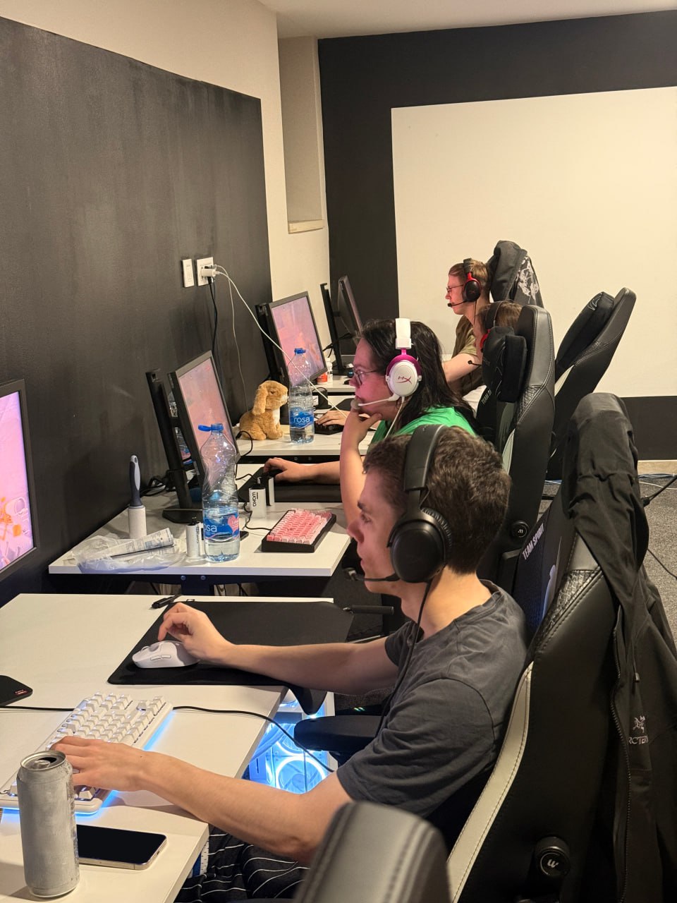 Игроки Team Spirit CS2 на буткампе — командная подготовка к турниру Counter-Strike 2